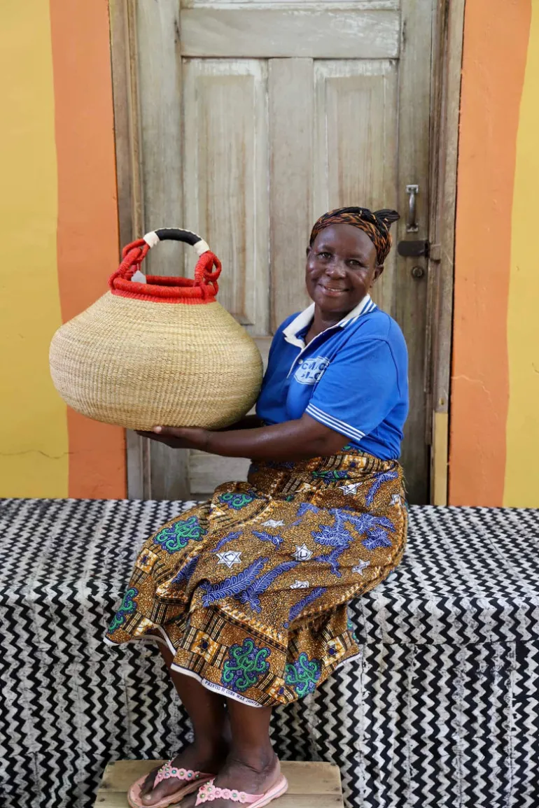 Pot Basket (Large) by Apokira Akolgo
