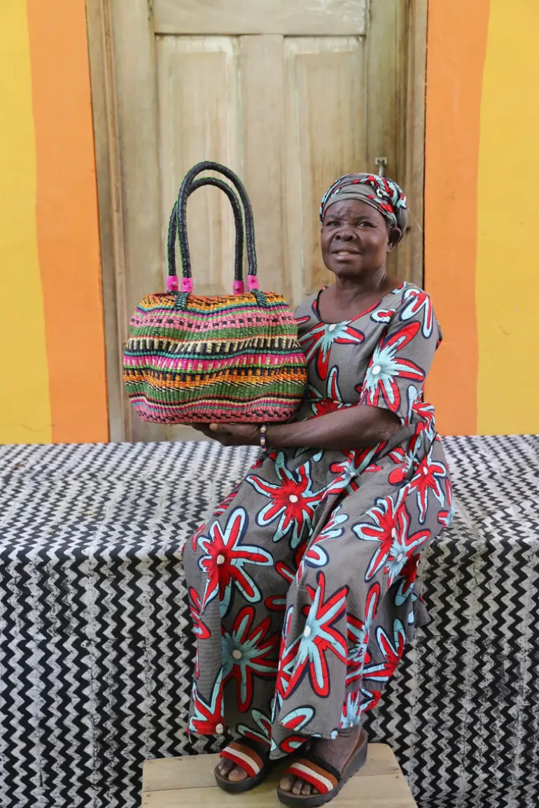 Stay Flow Woven Handbag (Large) by Akolpoka Abisika